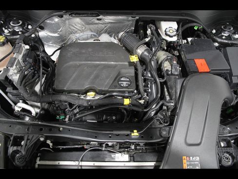 Certified 2024 Chevrolet Trax RS w/ Driver Confidence Package FWD image 19