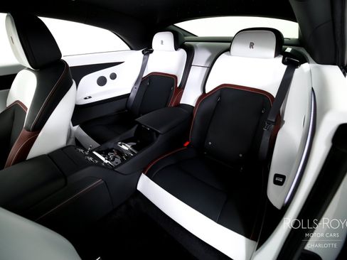 Used 2025 Rolls-Royce Spectre w/ Leather Finishing Pack AWD/4WD image 18