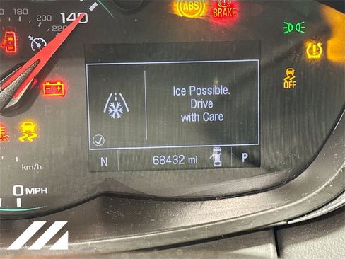 Used 2019 Chevrolet Trax LT w/ Redline Edition image 14