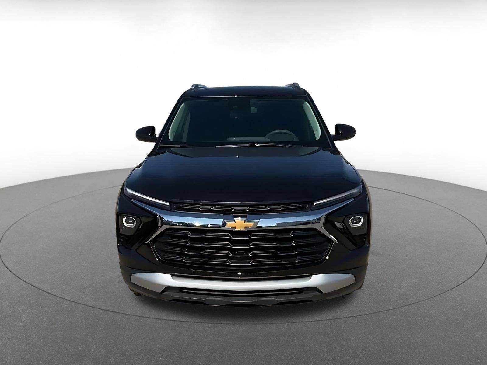 Used 2025 Chevrolet TrailBlazer LT w/ Driver Confidence Package AWD/4WD image 4
