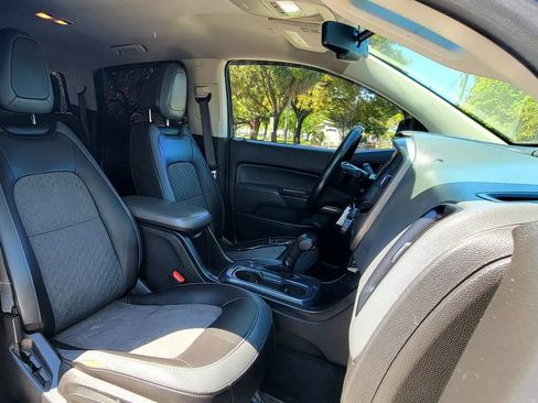 Used 2018 Chevrolet Colorado Z71 w/ Z71 Midnight Edition image 5