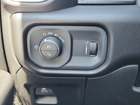 Used 2023 RAM 1500 Big Horn AWD/4WD image 30