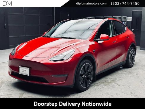 Used 2023 Tesla Model Y Long Range AWD/4WD image 1