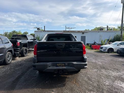 Used 2003 Chevrolet Avalanche 4x4 w/ Suspension Package, Off-Road image 5