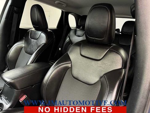 Used 2020 Jeep Cherokee Latitude Plus AWD/4WD image 13