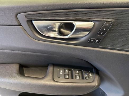 Used 2020 Volvo XC60 T6 Momentum w/ Protection Package image 10