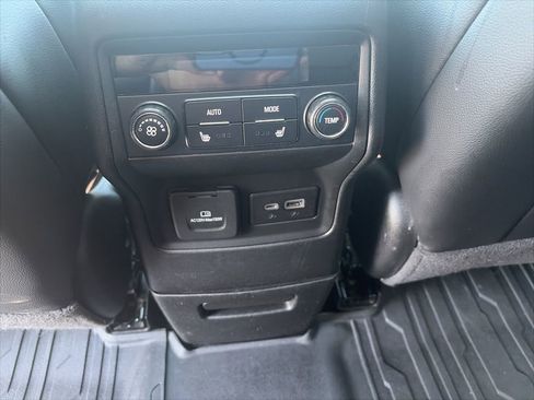 Used 2022 GMC Acadia AT4 w/ Technology Package AWD/4WD image 15