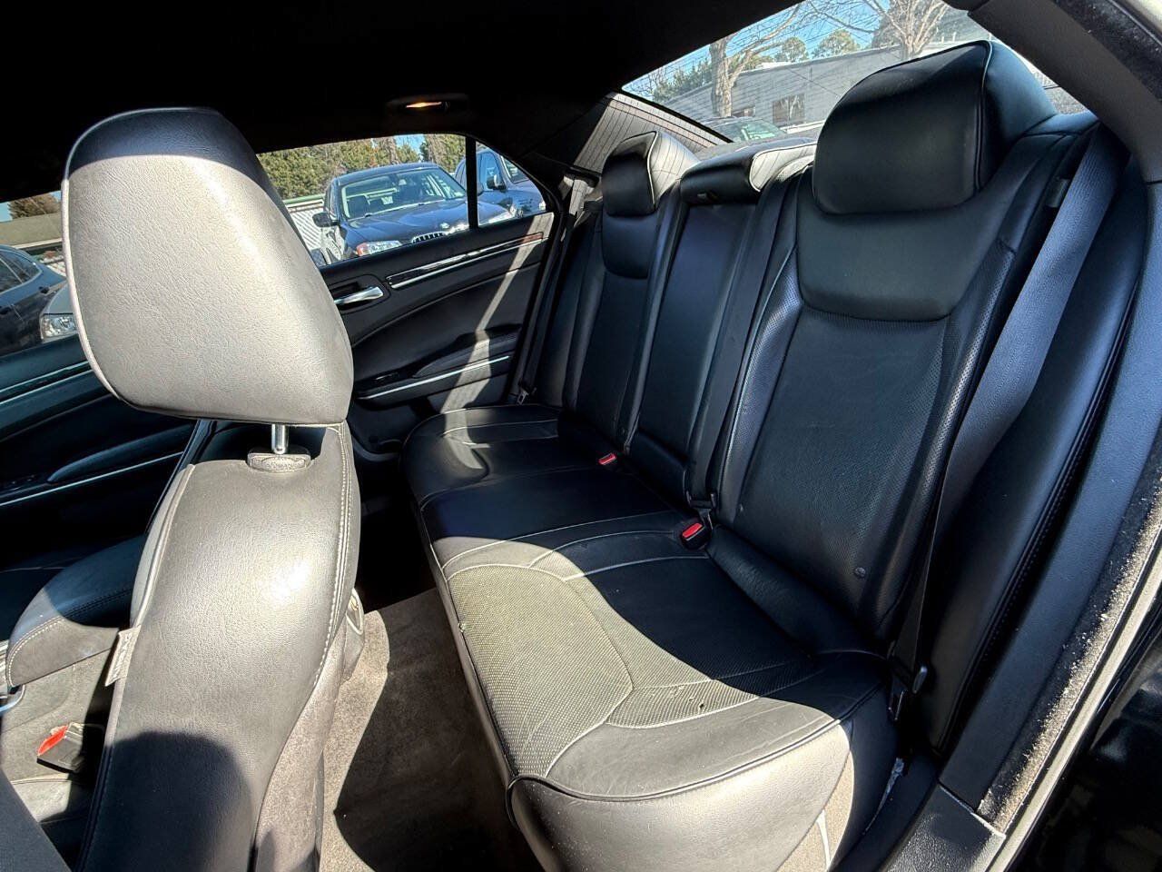 Used 2014 Chrysler 300 C RWD image 26