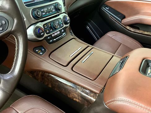 Used 2018 Chevrolet Tahoe Premier RWD image 15