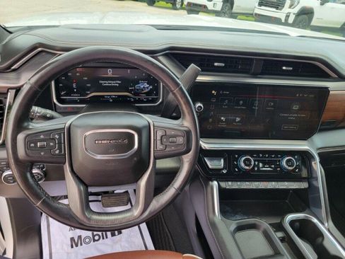 Used 2024 GMC Sierra 2500 Denali Ultimate AWD/4WD image 11