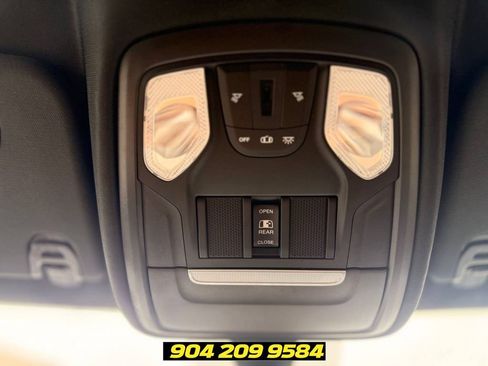 Used 2021 RAM 1500 Big Horn AWD/4WD image 32