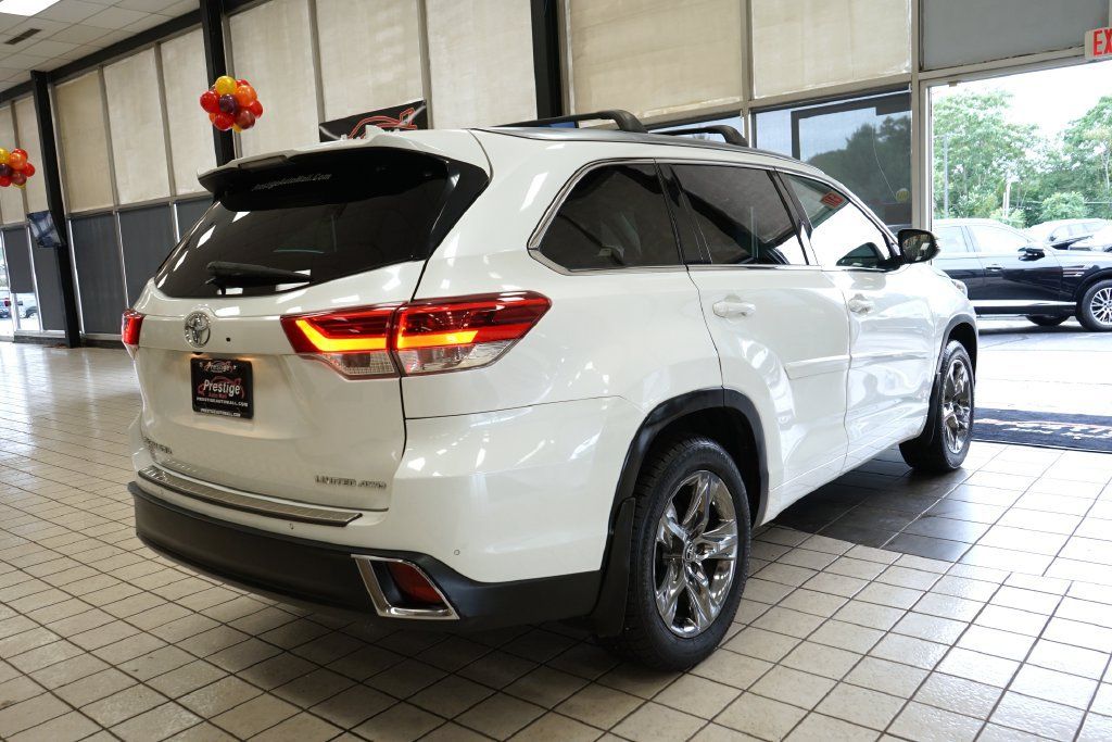 Used 2018 Toyota Highlander Limited Platinum AWD/4WD image 19