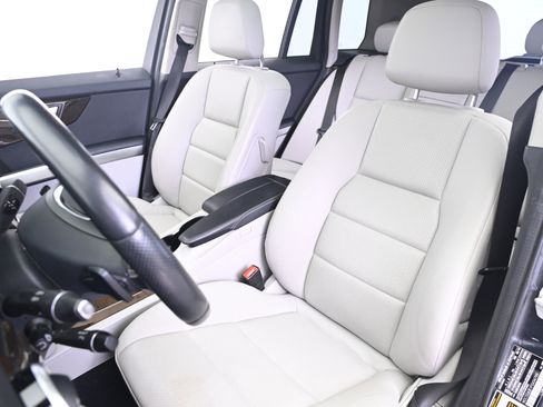 Used 2015 Mercedes-Benz GLK 350 4MATIC image 5