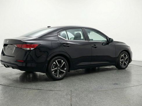 Used 2025 Nissan Sentra SV FWD image 9