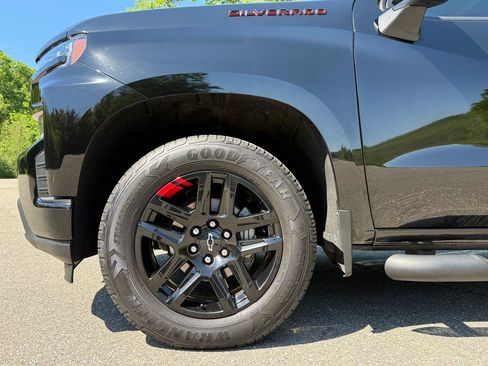 Used 2021 Chevrolet Silverado 1500 RST w/ Redline Edition AWD/4WD image 7