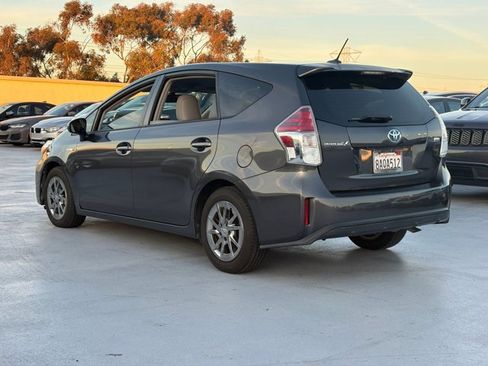 Used 2017 Toyota Prius V Four w/ Carpet Mat Package image 7