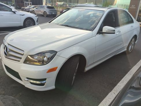 Used 2013 Mercedes-Benz C 250 Sedan image 2