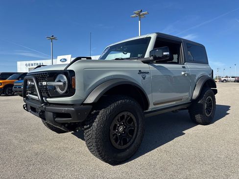 Used 2021 Ford Bronco First Edition AWD/4WD image 4