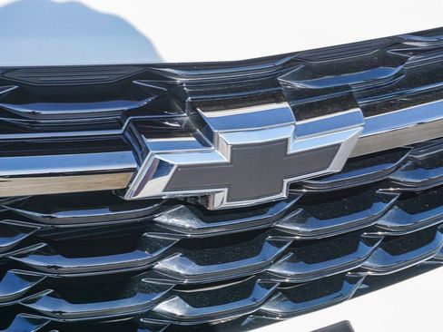 Used 2026 Chevrolet Trax RS w/ Sunroof Package image 11