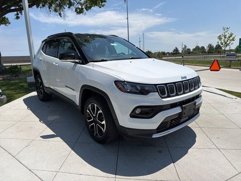 Used 2022 Jeep Compass Limited AWD/4WD image 2