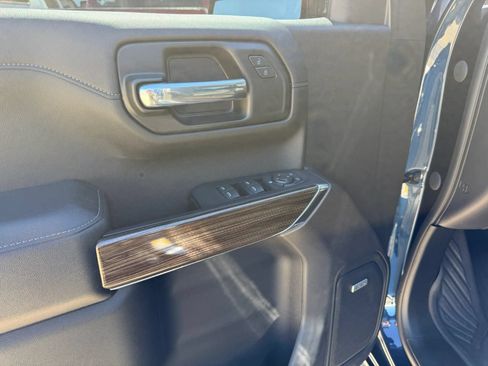 Used 2020 Chevrolet Silverado 1500 LT Trail Boss AWD/4WD image 4
