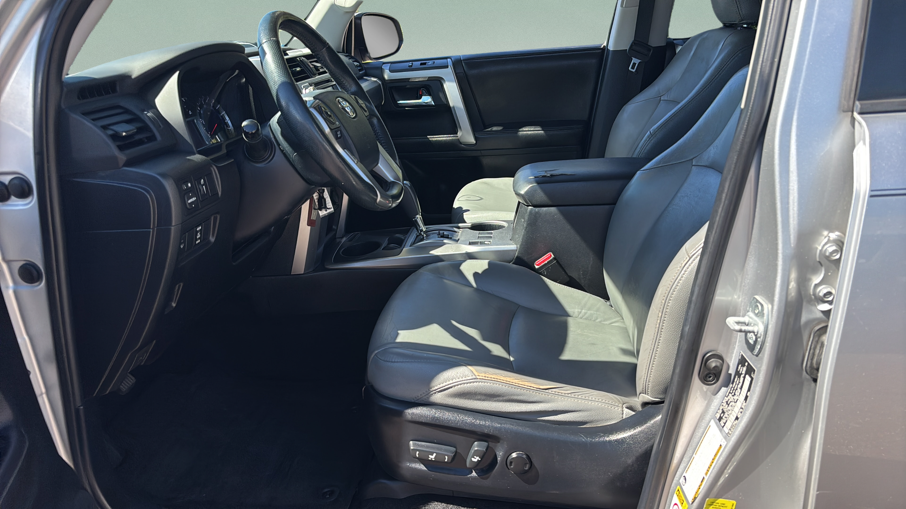 Used 2015 Toyota 4Runner SR5 RWD image 9