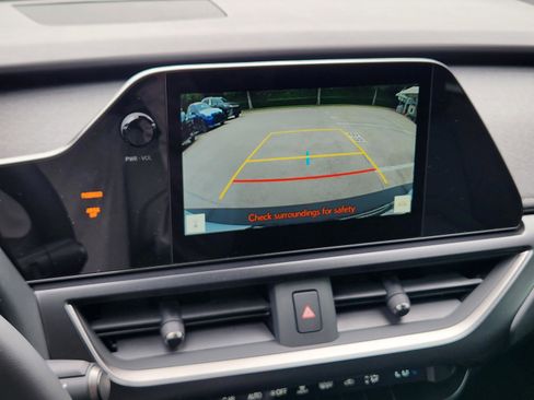 New 2026 Lexus UX 300h FWD image 9