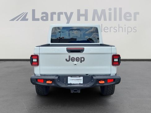 New 2025 Jeep Gladiator Mojave image 5