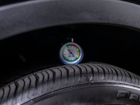 Used 2025 Tesla Model Y Long Range image 40