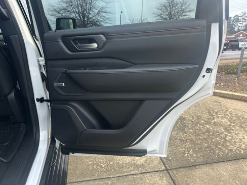 New 2026 Nissan Armada SL w/ Captain's Chari Seat Package image 16