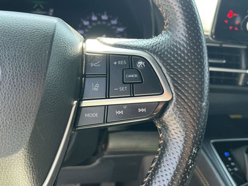 Used 2023 Toyota Sienna XLE Woodland Edition AWD/4WD image 34