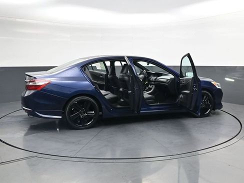 Used 2017 Honda Accord Sport Special Edition image 39