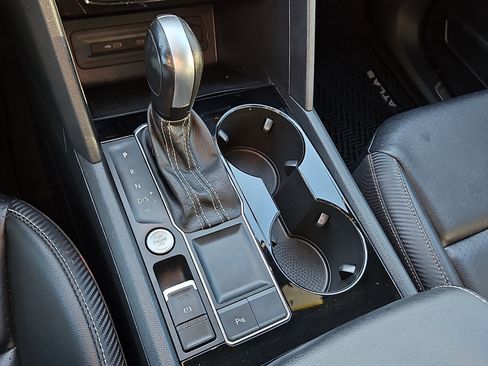 Used 2022 Volkswagen Atlas Cross Sport SE w/ Panoramic Sunroof Package image 14