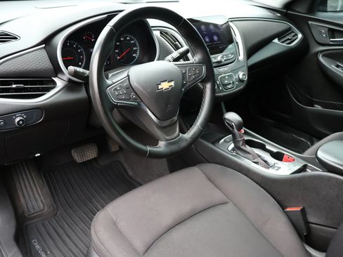 Used 2024 Chevrolet Malibu RS FWD image 3