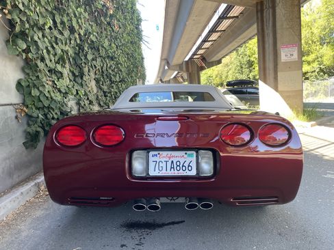 Used 2003 Chevrolet Corvette Convertible w/ Preferred Equipment Group1 RWD image 10
