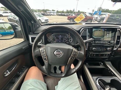 Used 2021 Nissan Titan Platinum Reserve w/ Moonroof Package AWD/4WD image 33
