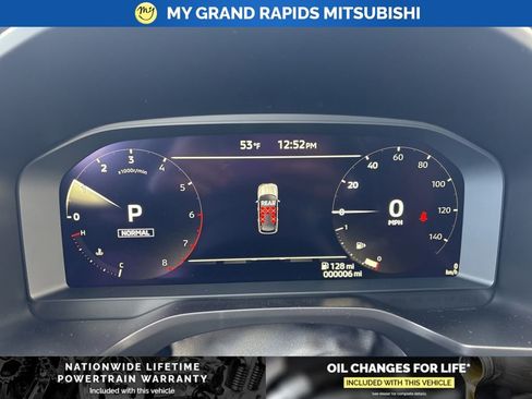 New 2025 Mitsubishi Outlander SEL image 27