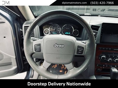 Used 2007 Jeep Grand Cherokee Limited w/ Trailer Tow Group IV AWD/4WD image 29