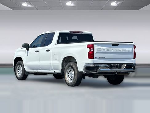 Used 2021 Chevrolet Silverado 1500 W/T w/ WT Value Package RWD image 3