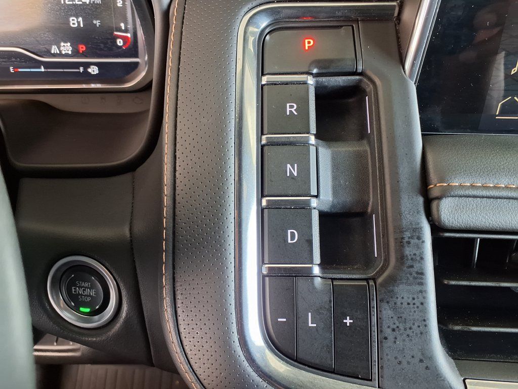 Used 2024 GMC Yukon AT4 w/ AT4 Premium Plus Package AWD/4WD image 31