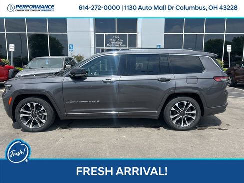 Used 2023 Jeep Grand Cherokee L Overland w/ Advanced Protech Group III AWD/4WD image 7
