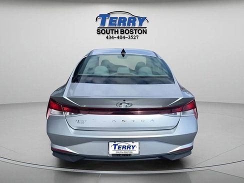 Used 2023 Hyundai Elantra SEL image 4