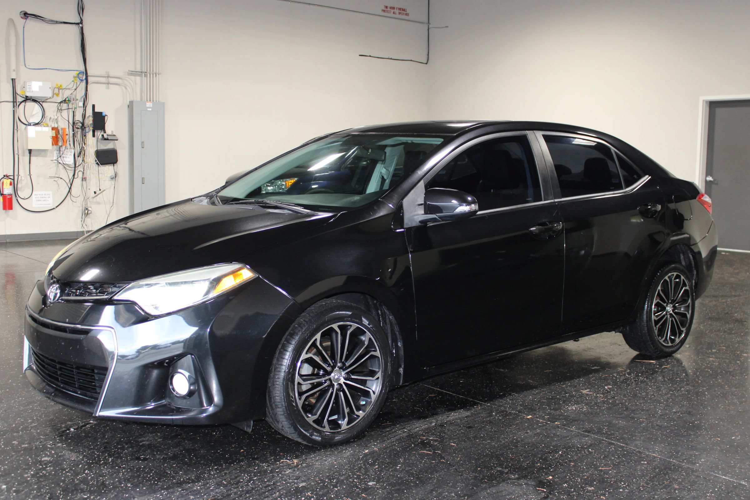 Used 2014 Toyota Corolla S Premium FWD image 6