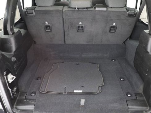 Used 2024 Jeep Wrangler Unlimited w/ Convenience Group image 26