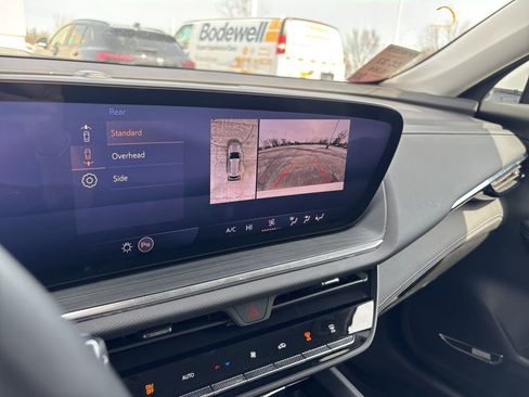 Used 2025 Buick Envision Preferred AWD/4WD image 36