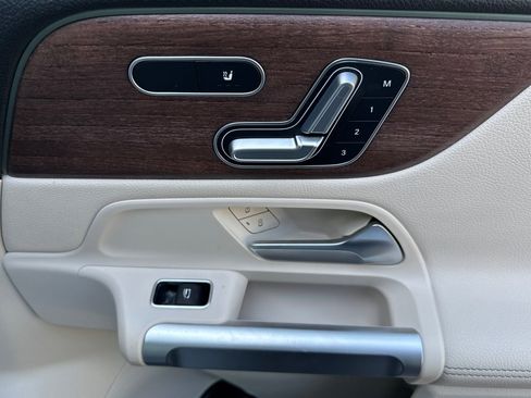 Certified 2023 Mercedes-Benz EQB 250+ w/ Exclusive Package image 35