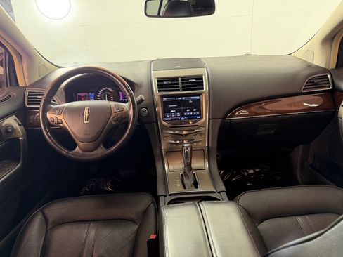 Used 2013 Lincoln MKX AWD image 26