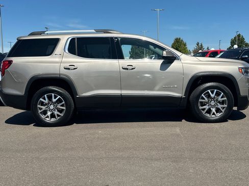 Used 2022 GMC Acadia SLE w/ Driver Convenience Package AWD/4WD image 3