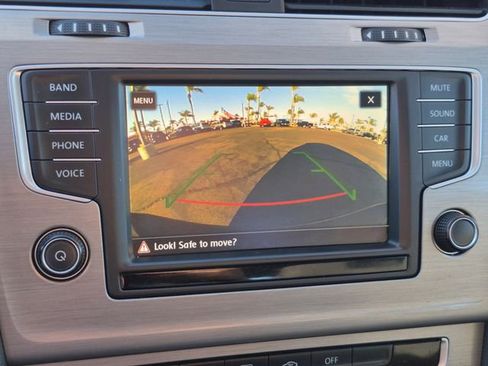 Used 2017 Volkswagen Golf S FWD image 13