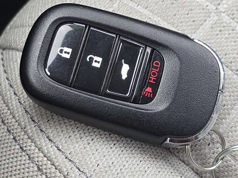 Used 2024 Honda HR-V LX image 31